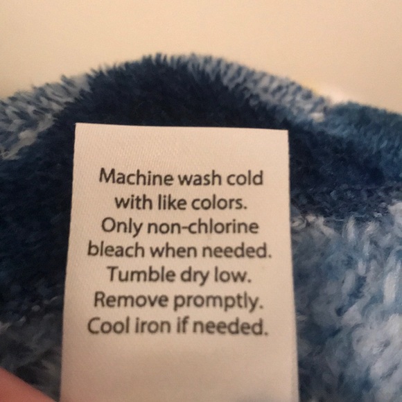 Robe - Picture 7 of 8